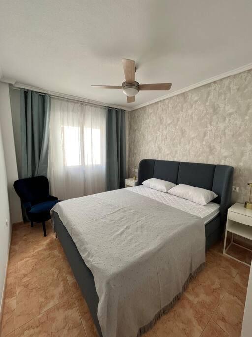 Cozy Apartment 5 Mins To Beach Torrevieja Exterior photo