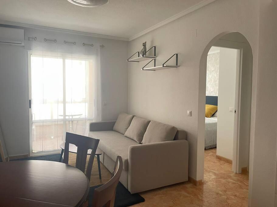 Cozy Apartment 5 Mins To Beach Torrevieja Exterior photo